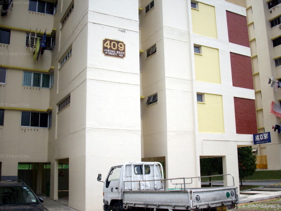 Blk 409 Jurong West Street 42 (Jurong West), HDB Executive #409952